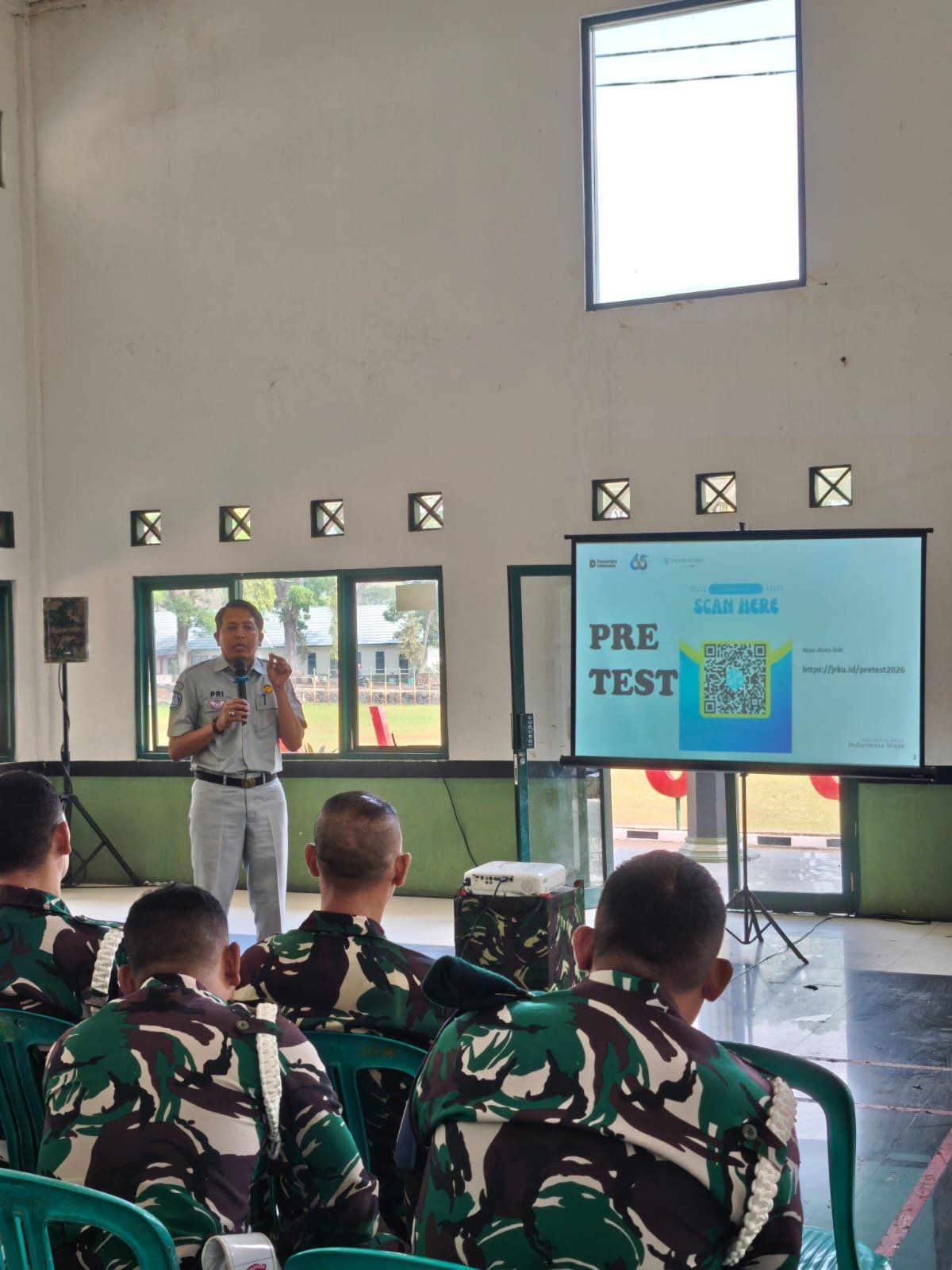 Jasa Raharja Sukabumi dan Satlantas Polres Cianjur Hadiri Sosialisasi Safety Riding kepada Personel TNI AD di Mayonif Raider 300/Bjw