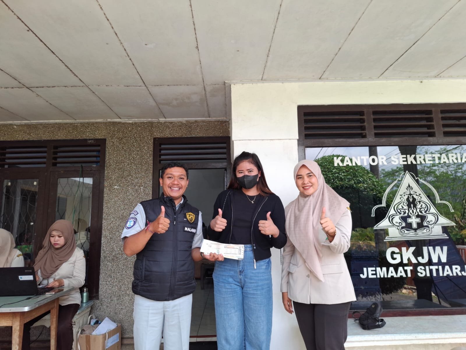 JEMPOL MASE Hadir di GKJW Jemaat Sitiarjo, Dekatkan Pelayanan Pajak Kendaraan kepada Masyarakat JEMPOL MASE Hadir di GKJW Jemaat Sitiarjo, Dekatkan Pelayanan Pajak Kendaraan kepada Masyarakat