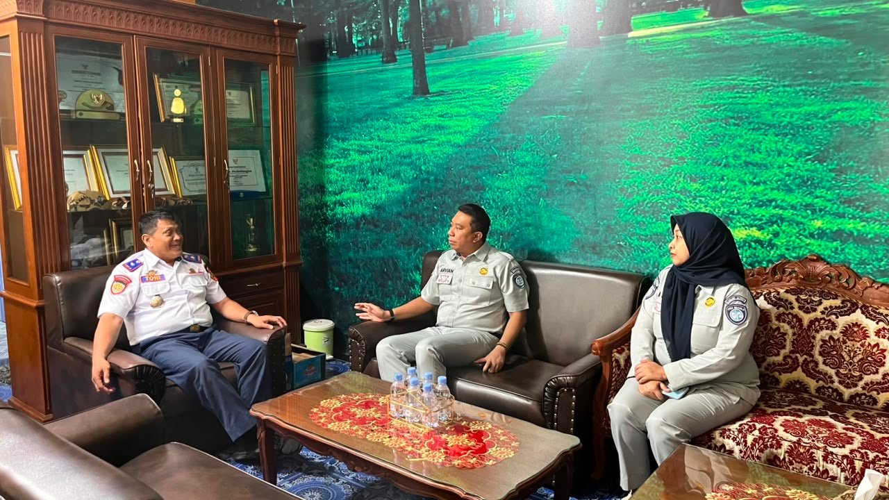 Jasa Raharja Sukoharjo Perkuat Sinergi dengan Dinas Perhubungan untuk Tingkatkan Keselamatan Lalu Lintas Jasa Raharja Sukoharjo Perkuat Sinergi dengan Dinas Perhubungan untuk Tingkatkan Keselamatan Lalu Lintas