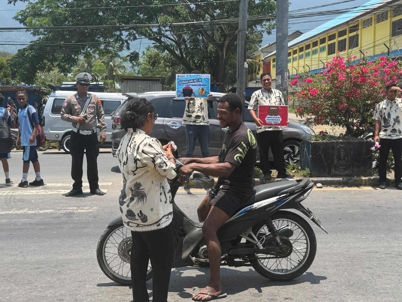 Jasa Raharja Papua Gelar Sosialisasi Keselamatan Berlalu Lintas Dalam Rangka Hari Batik Nasional