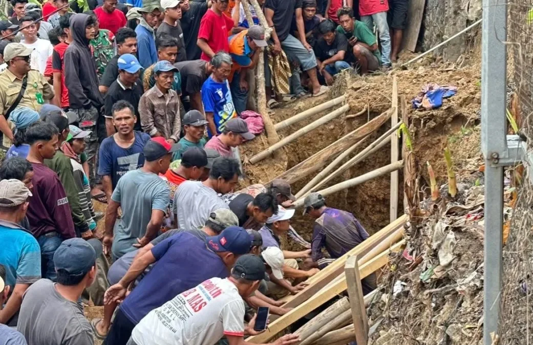 Dua Pekerja Tertimbun Longsor di Pekalongan, Ini Kronologi Menurut BNPB