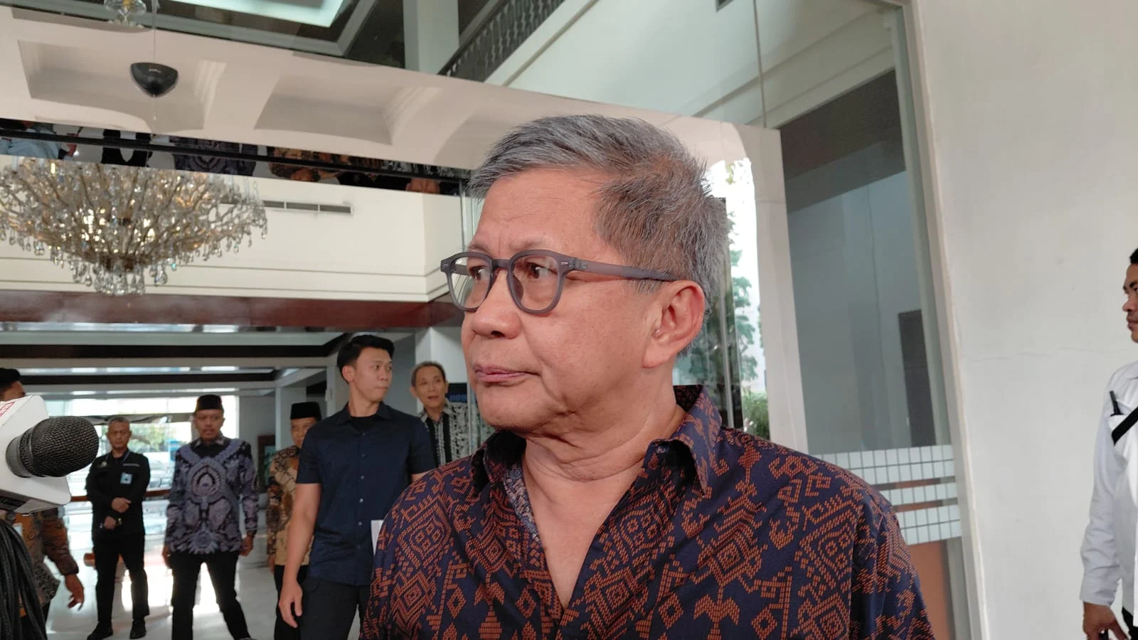 Respons Santai Rocky Gerung Saat Pendukung Kecewa Ia Gabung Pemerintah