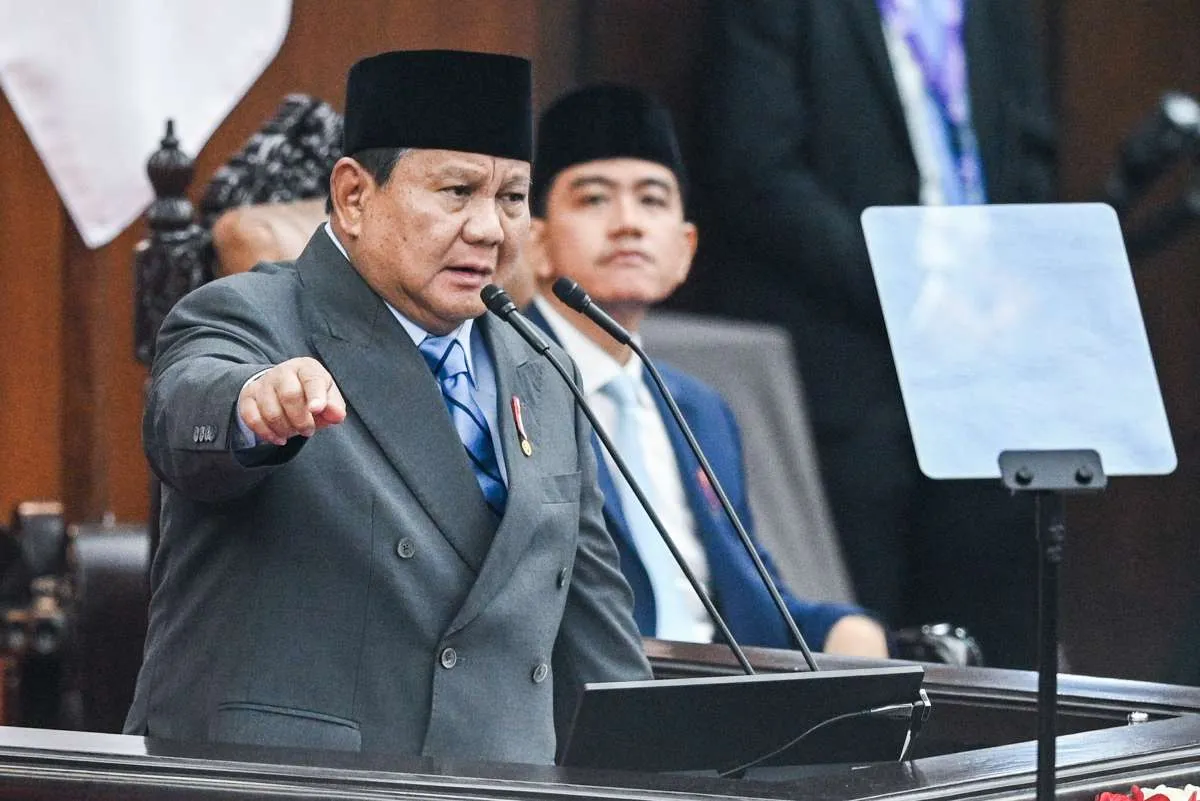 Prabowo Panggil Menko Polkam hingga Kepala BPGMN, Bahas Penanganan Karhutla