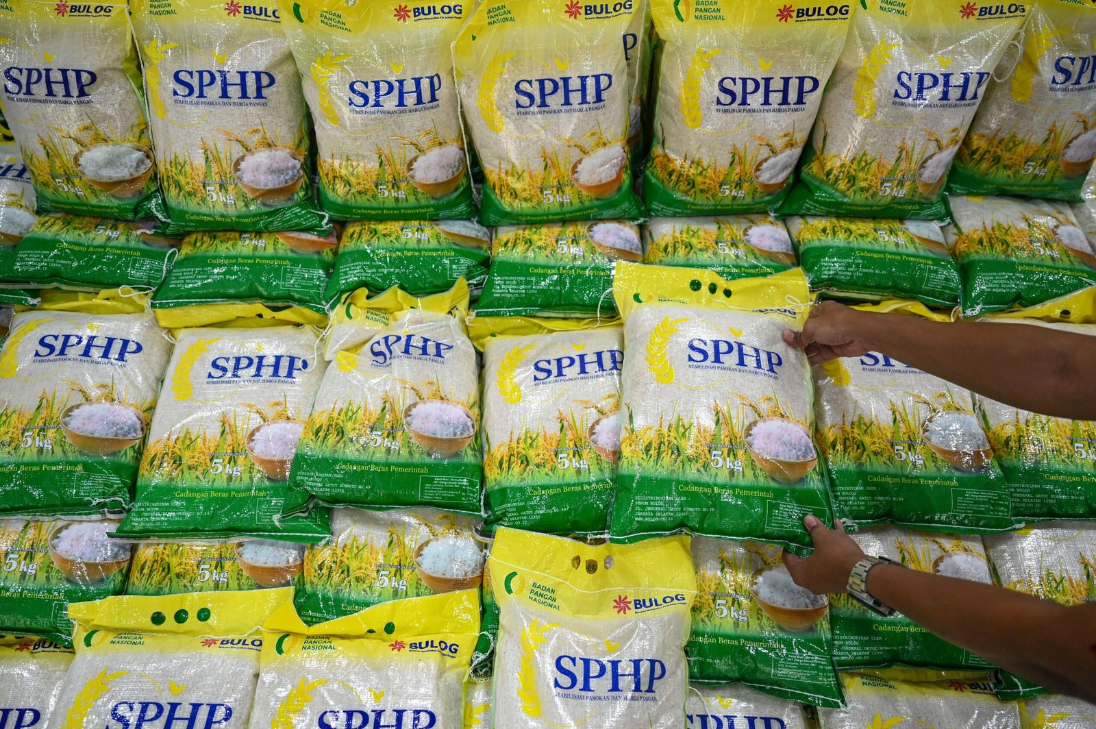 Amran Buka Kanal Pengaduan WhatsApp untuk Laporan Beras SPHP Oplosan