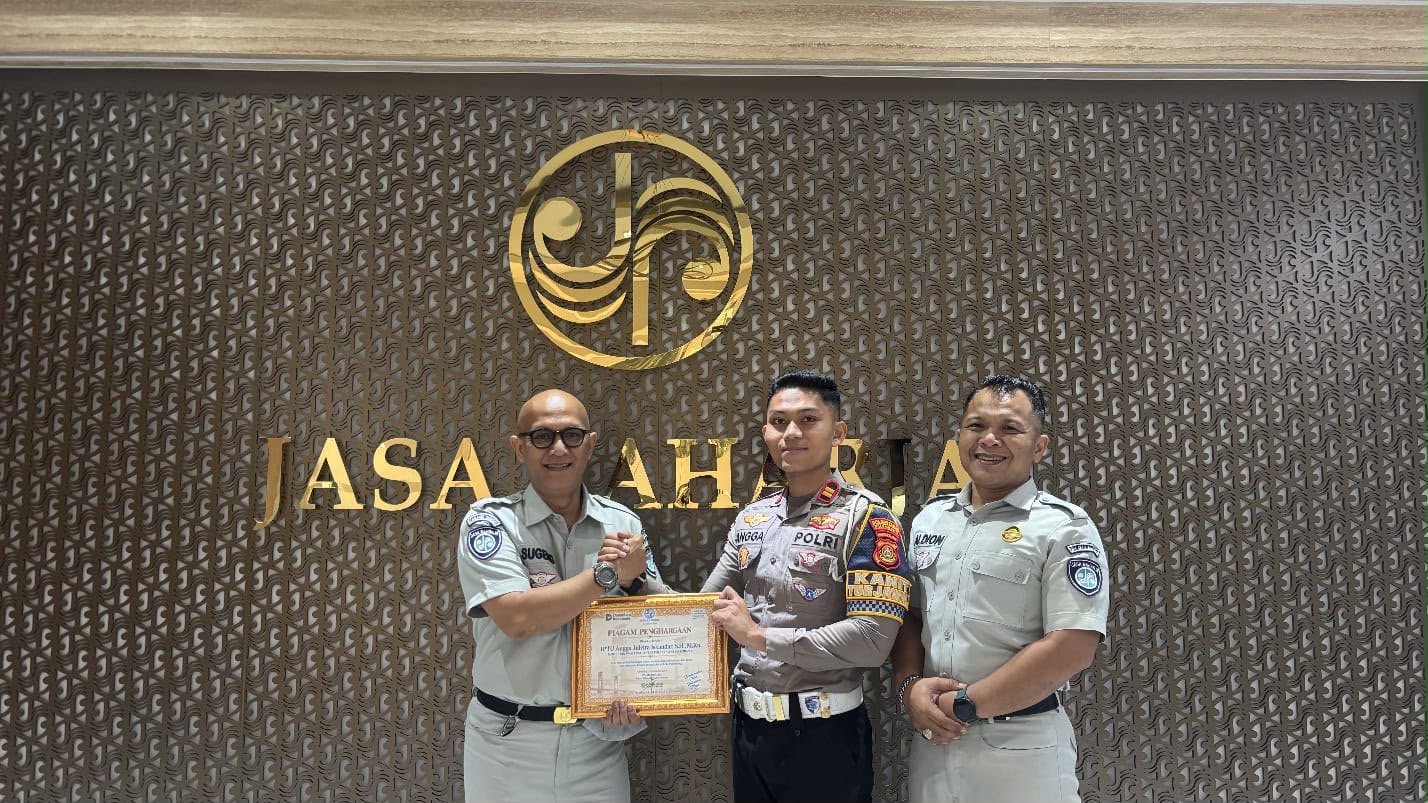 Apresiasi Penurunan Angka Kecelakaan, PT Jasa Raharja Sumsel Anugerahkan Penghargaan kepada Kanit Turjawali Sat Lantas Polrestabes Palembang